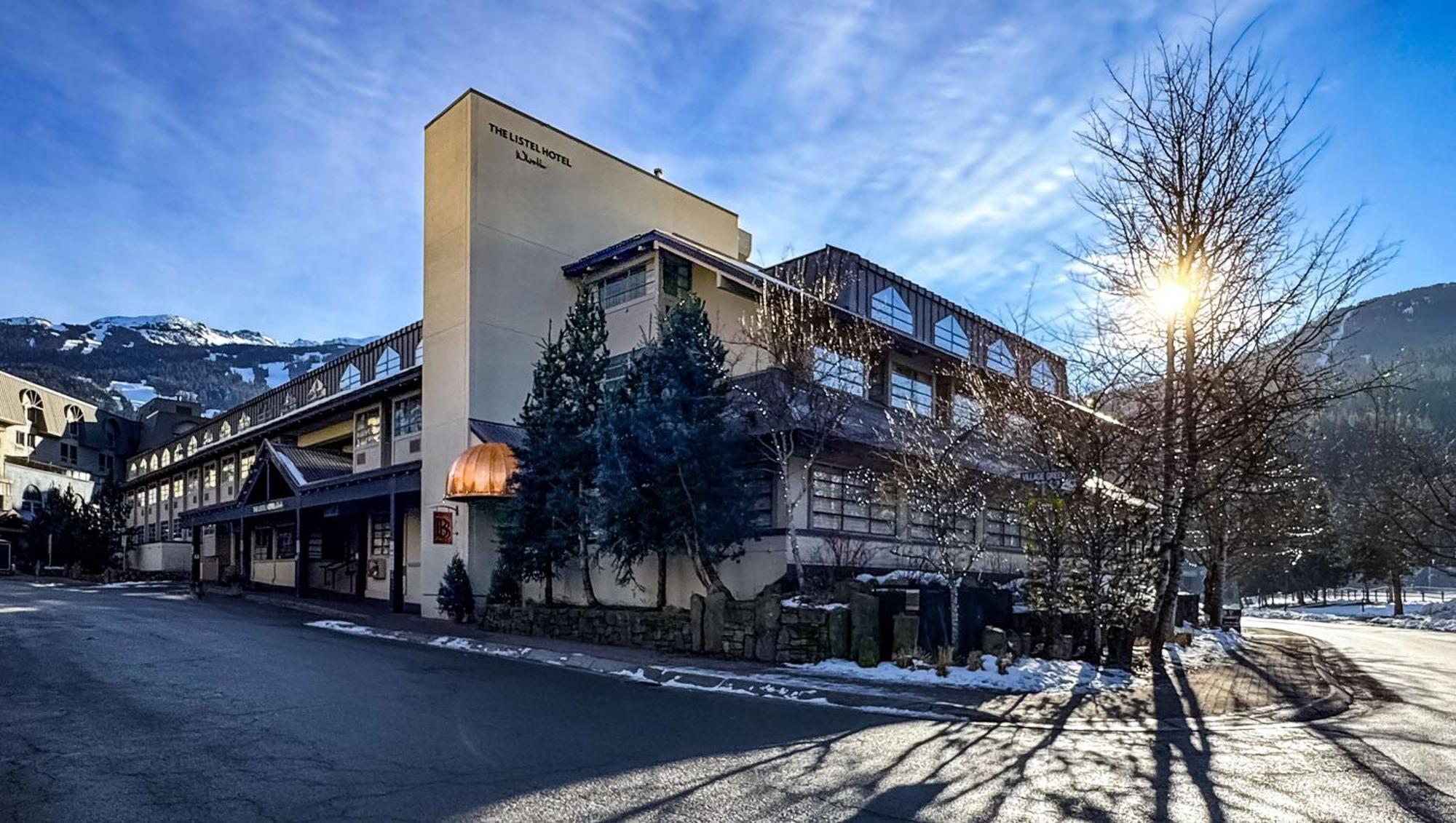 Listel Whistler, A Coast Hotel Exteriör bild